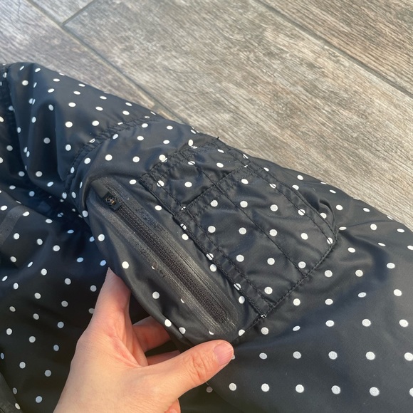 Brand New Nike Women’s Puffer Jacket - Picture 7 of 11